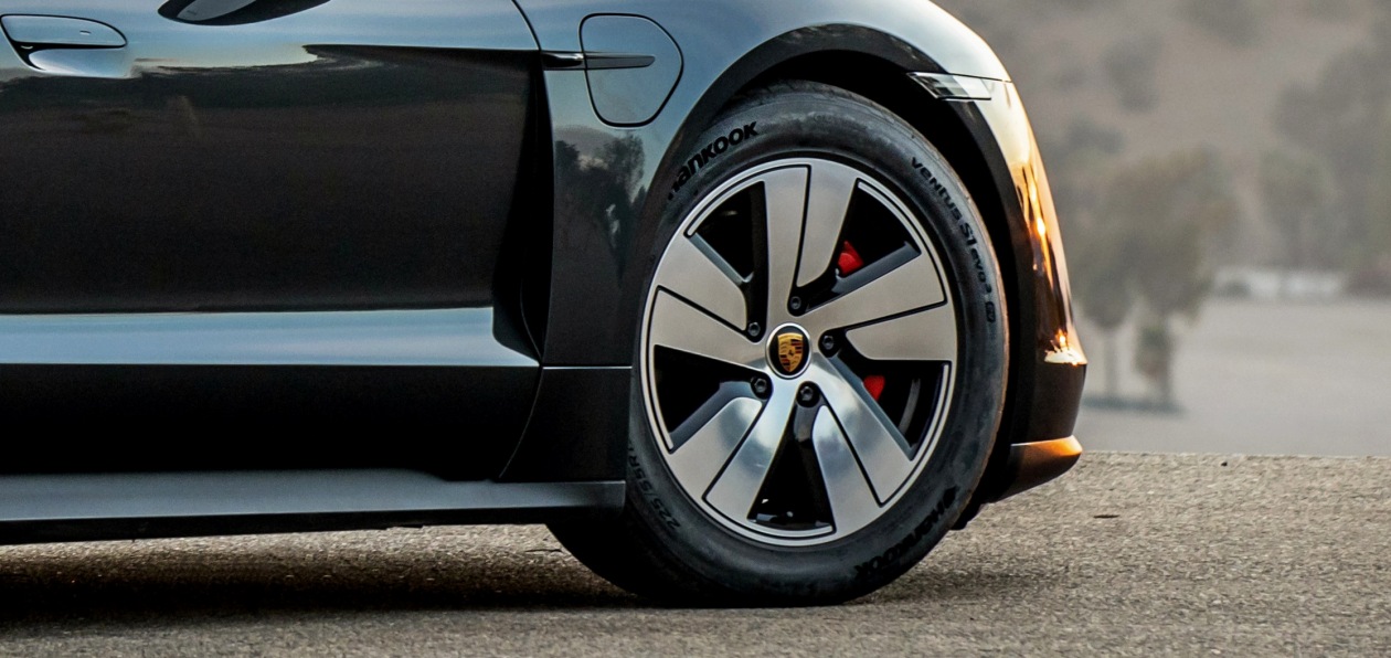 Porsche Taycan «поїде» на шинах Hankook