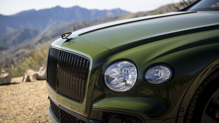 Bentley не випустить свій перший електромобіль до 2026 року