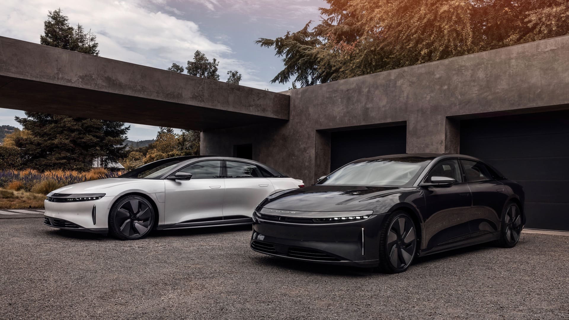 lucid-air-stealth