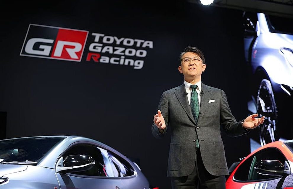 Новий гендиректор Toyota заявив про радикальну зміну політики компанії, щодо електрокарів