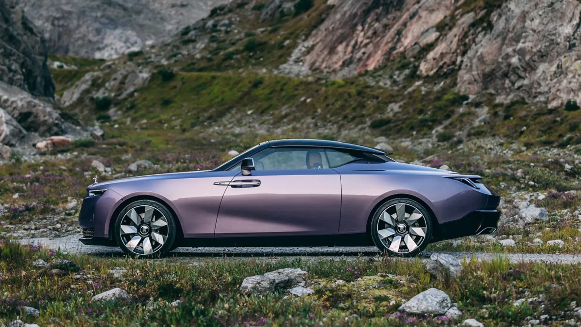 Rolls-Royce Droptail Amethyst