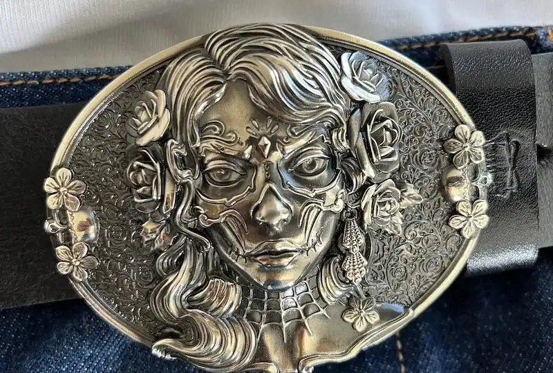 Ledergürtel mit Neusilber- Schnalle "Sugar Skull"