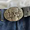 Gürtel mit Neusilber-Schnalle "Santa Muerte" on-line vorbestellen und kaufen.