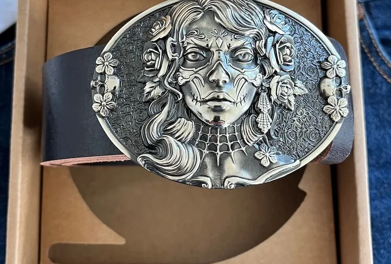 Neusilber-Schnalle "Sugar Skull" on-line vorbestellen und kaufen.